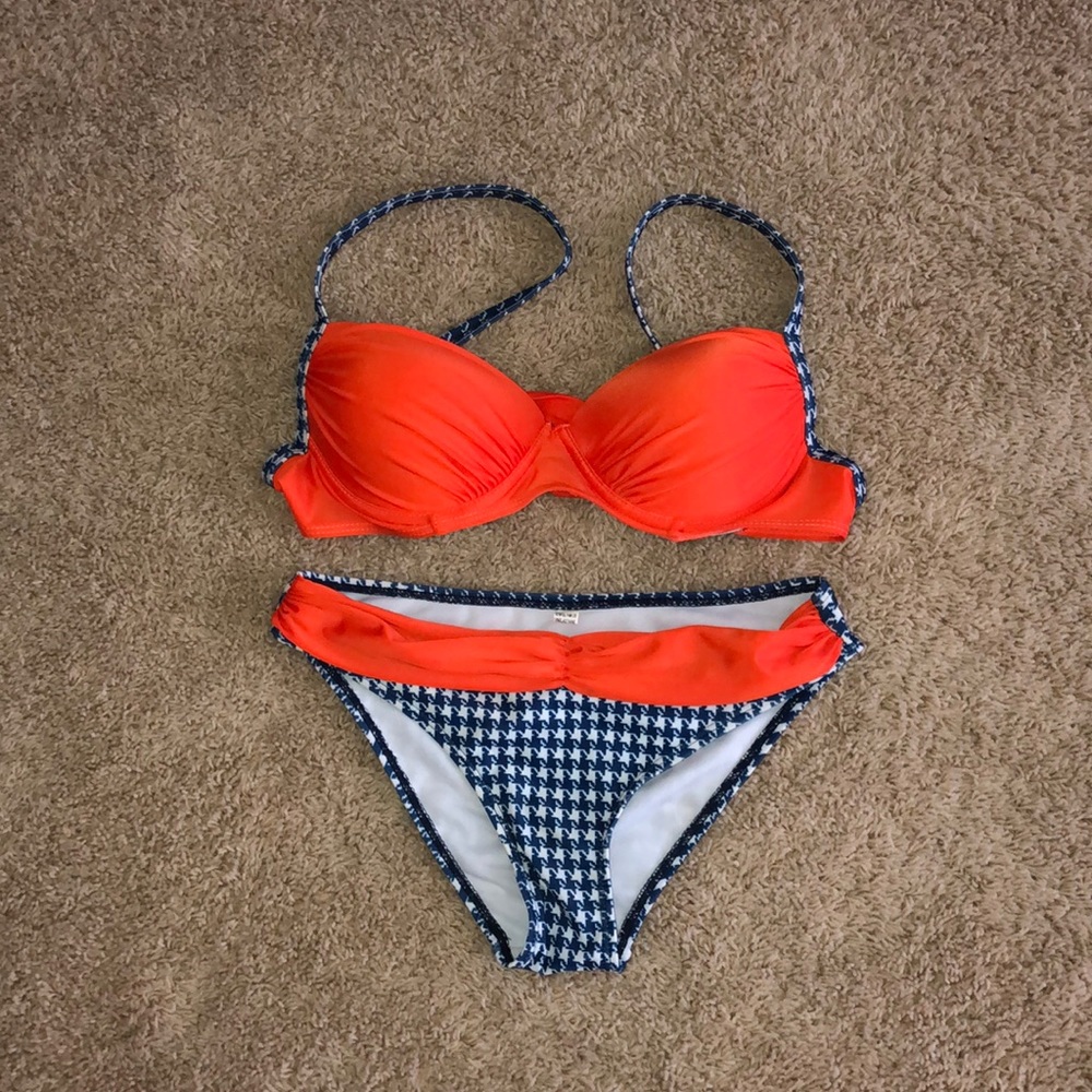 • Bikini